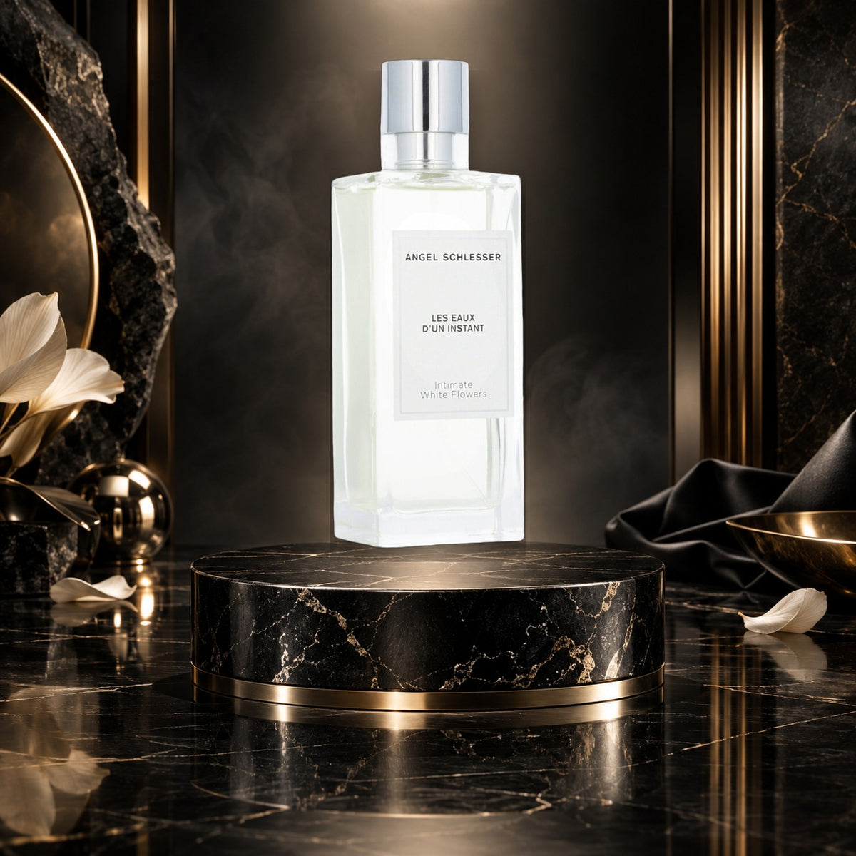Les Eaux d'Un Instant Intimate White Flowers - NewBelle campagna