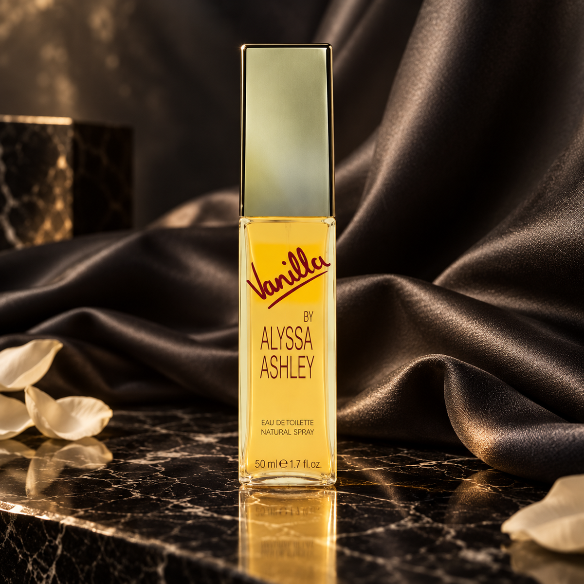 Alyssa Ashley Vanilla Eau de Toilette (donna) 50 ml — scena luxury NewBelle 1