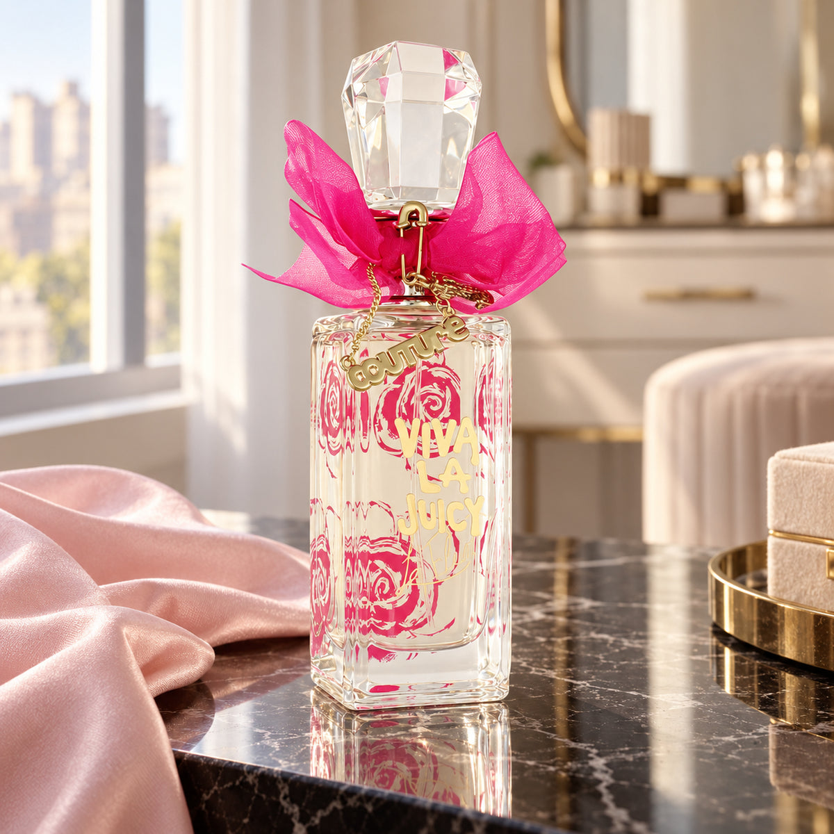 Juicy Couture Viva La Juicy La Fleur, 75 ml — ambientazione lifestyle