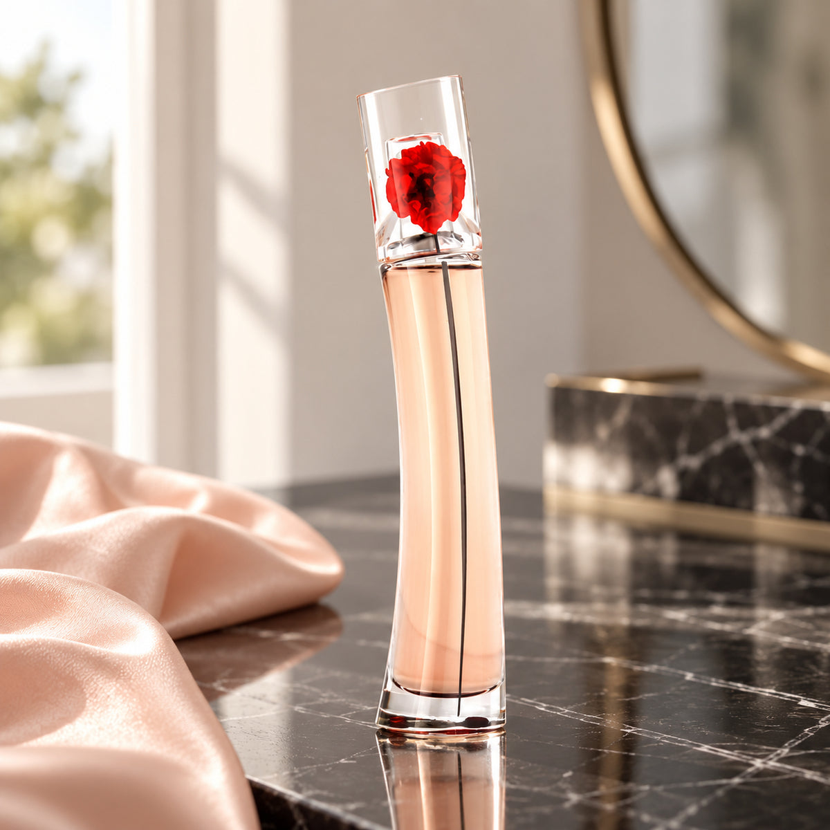 Kenzo Flower by Kenzo L'Absolue, 30 ml — ambientazione lifestyle