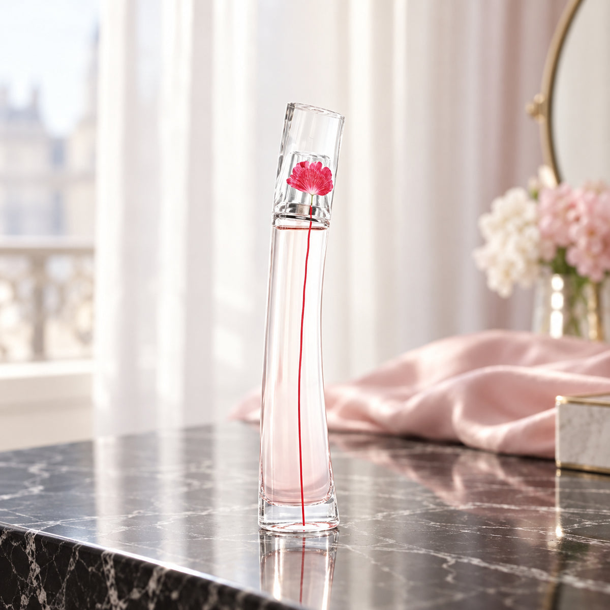 Kenzo Flower by Kenzo Poppy Bouquet Eau de Toilette, 50 ml — ambientazione lifestyle