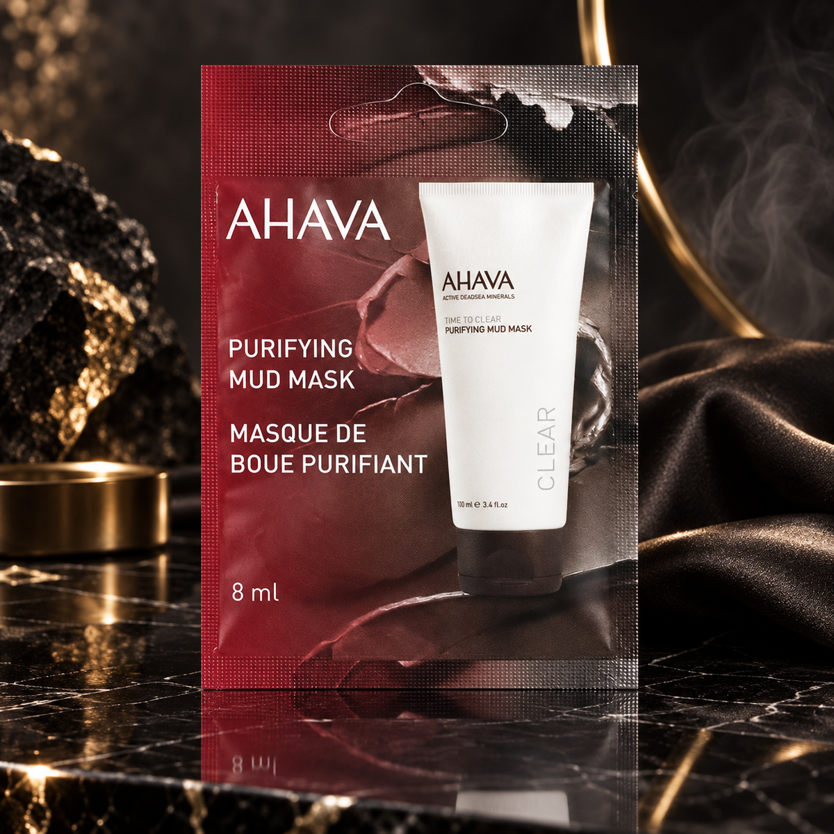 Clear Time To Clear Face Mask — ambientazione luxury scura
