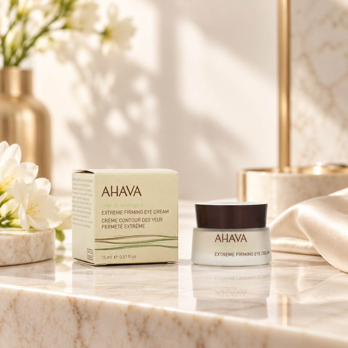 Time To Revitalize Extreme Firming Eye Cream — ambientazione chiara NewBelle