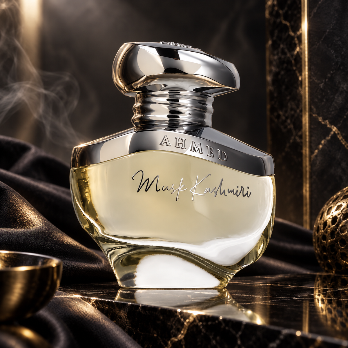 Musk Kashmiri — ambientazione luxury scura